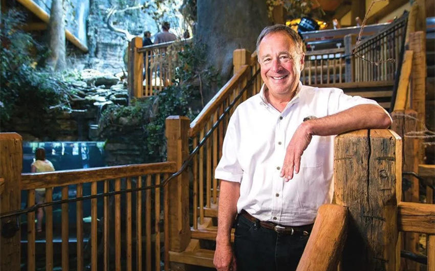 net worth of johnny morris